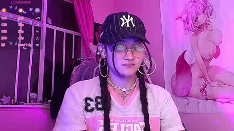 Snapshot of moonfiredance chatting on September 19, 2025, 4:47 am Nicky online show from September 19, 2025, 4:47 am