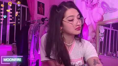 Snapshot of moonfiredance chatting on September 25, 2025, 3:10 am Nicky online show from September 25, 2025, 3:10 am