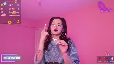 Snapshot of moonfiredance chatting on November 19, 2025, 7:47 pm Nicky online show from November 19, 2025, 7:47 pm