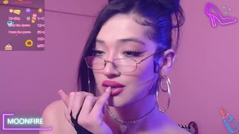 Snapshot of moonfiredance chatting on November 20, 2025, 9:36 pm Nicky online show from November 20, 2025, 9:36 pm