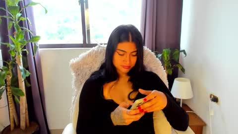 moonie_baddie31 online show from September 27, 2025, 8:47 pm