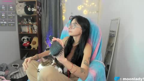 MOON  online show from April 6, 2026, 3:26 am