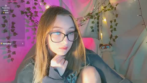 Snapshot of moonlight__lovers chatting on December 7, 2024, 1:51 pm Dana online show from December 7, 2024, 1:51 pm