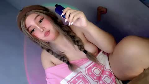 Snapshot of moonlight_baby28 chatting on July 13, 2026, 10:01 pm B E T T Y online show from July 13, 2026, 10:01 pm