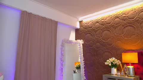 Snapshot of moonligt_iris chatting on October 9, 2025, 6:00 am moonligt_iris online show from October 9, 2025, 6:00 am