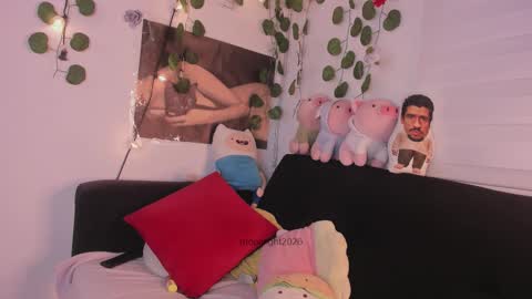 moonliight__ online show from February 20, 2026, 11:05 pm