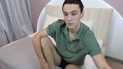 Snapshot of moonlinskinn chatting on November 19, 2025, 8:03 am Stan online show from November 19, 2025, 8:03 am