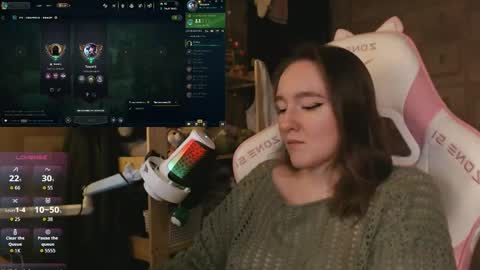 Snapshot of moonlish_siren chatting on April 29, 2026, 8:48 pm Katrin online show from April 29, 2026, 8:48 pm