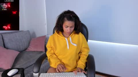Snapshot of moonrose_1 chatting on March 31, 2026, 8:09 pm Rosa online show from March 31, 2026, 8:09 pm