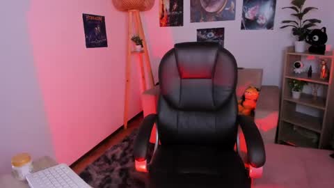 Snapshot of moonrose_1 chatting on April 21, 2026, 8:34 pm Rosa online show from April 21, 2026, 8:34 pm