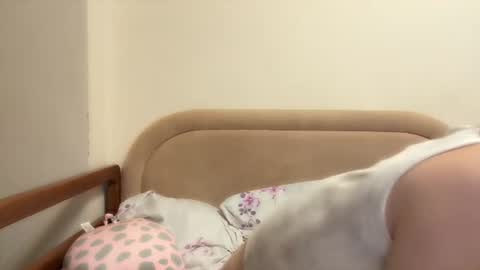 Snapshot of moonveil_ chatting on July 13, 2026, 8:00 pm Sofia online show from July 13, 2026, 8:00 pm