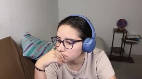 Moon Woman online show from February 19, 2026, 2:18 am