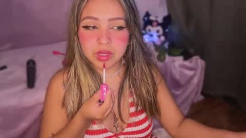 Snapshot of moonxxvelvet chatting on February 26, 2026, 7:35 pm moonxxvelvet online show from February 26, 2026, 7:35 pm