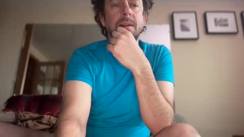 Snapshot of moony__ chatting on December 27, 2024, 4:43 pm Moon online show from December 27, 2024, 4:43 pm