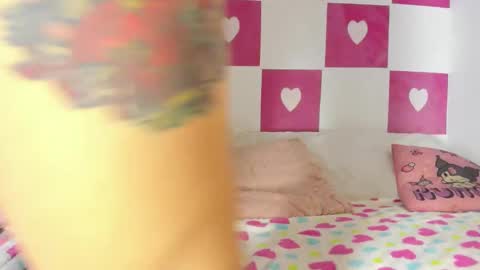 moraazul online show from March 6, 2025, 2:41 am