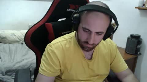 Snapshot of morenoch19 chatting on November 11, 2025, 6:52 pm alejo online show from November 11, 2025, 6:52 pm