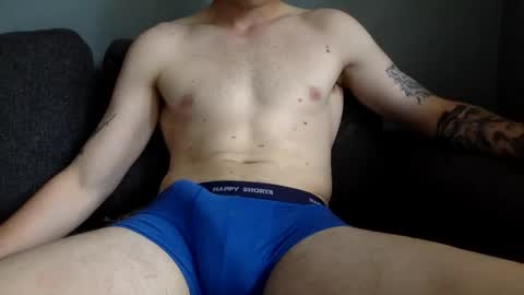 morowin_ online show from June 1, 2026, 12:51 pm