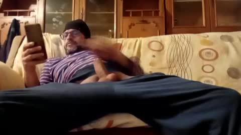 Snapshot of mospeleu chatting on January 2, 2025, 7:51 pm Nomadu online show from January 2, 2025, 7:51 pm