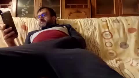 Snapshot of mospeleu chatting on January 3, 2025, 4:37 pm Nomadu online show from January 3, 2025, 4:37 pm