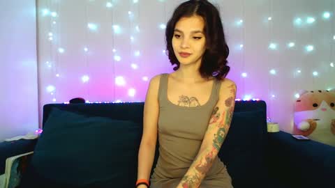 Snapshot of moto_ponchik chatting on December 16, 2024, 10:29 am Kris online show from December 16, 2024, 10:29 am