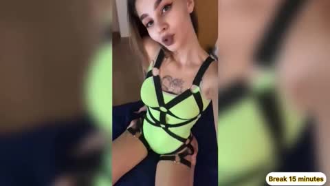 Snapshot of moto_ponchik chatting on October 18, 2025, 5:32 am Kris online show from October 18, 2025, 5:32 am