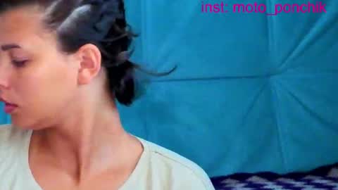 Snapshot of moto_ponchik chatting on July 20, 2026, 6:28 am Kris online show from July 20, 2026, 6:28 am