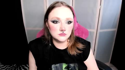 Snapshot of motorkate chatting on October 18, 2025, 9:26 pm motorkate online show from October 18, 2025, 9:26 pm