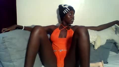 Snapshot of moun_chrie chatting on November 28, 2025, 4:04 am moun_chrie online show from November 28, 2025, 4:04 am