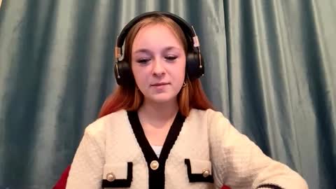 Snapshot of mozelleberendt chatting on October 26, 2025, 2:34 pm Jenny online show from October 26, 2025, 2:34 pm
