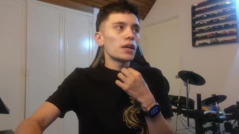 Snapshot of mr_andresr chatting on October 9, 2025, 3:48 am Andy online show from October 9, 2025, 3:48 am