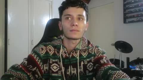 Snapshot of mr_andresr chatting on October 30, 2025, 2:46 am Andy online show from October 30, 2025, 2:46 am