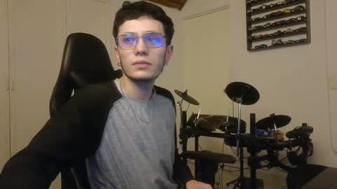 Snapshot of mr_andresr chatting on November 4, 2025, 8:41 pm Andy online show from November 4, 2025, 8:41 pm