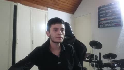 Snapshot of mr_andresr chatting on December 18, 2025, 3:45 am Andy online show from December 18, 2025, 3:45 am