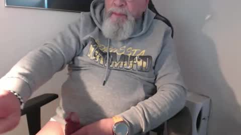 mr_boombastic2021 online show from April 11, 2026, 9:02 am