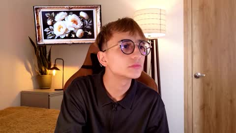 Snapshot of mr_evan1 chatting on November 11, 2025, 3:56 pm Mr Evans online show from November 11, 2025, 3:56 pm