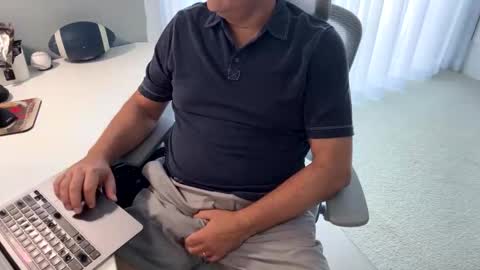 Snapshot of mr_hornyasfuck chatting on November 17, 2025, 1:39 pm mr_hornyasfuck online show from November 17, 2025, 1:39 pm