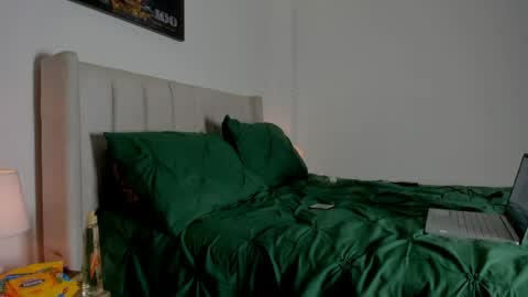 mr_maximo online show from April 3, 2026, 5:16 am