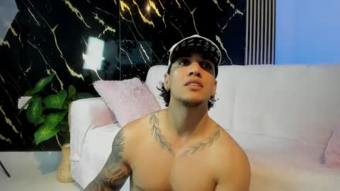 Snapshot of mr_maximo chatting on April 28, 2026, 5:45 am mr_maximo online show from April 28, 2026, 5:45 am