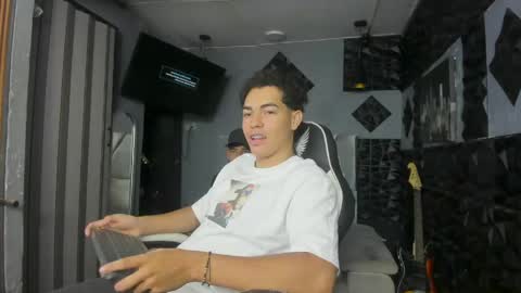 mr_mois online show from April 20, 2026, 9:34 am