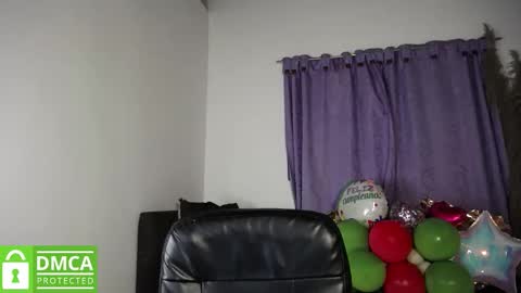 Snapshot of mr_mrscurie chatting on October 29, 2025, 2:58 am Mr Mrs Curie online show from October 29, 2025, 2:58 am