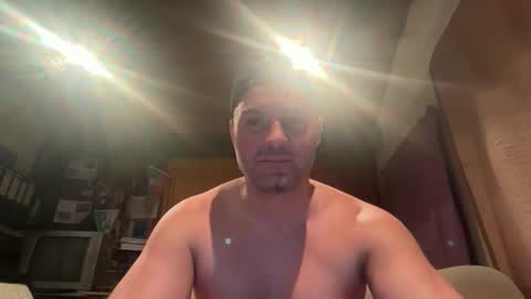 Snapshot of mr_niceguy100 chatting on February 15, 2026, 6:37 pm mr_niceguy100 online show from February 15, 2026, 6:37 pm