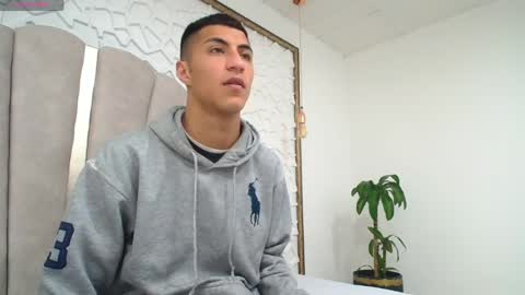 Mr Porn  online show from April 5, 2026, 4:09 am