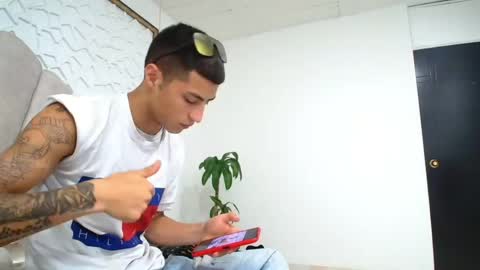 Mr Porn  online show from May 27, 2026, 1:02 am