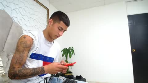 Mr Porn  online show from June 6, 2026, 12:49 am