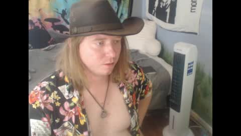 mr_strawberry online show from April 8, 2026, 6:52 pm