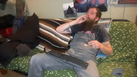 Snapshot of mr_valdor chatting on January 2, 2025, 11:06 pm Valdor online show from January 2, 2025, 11:06 pm