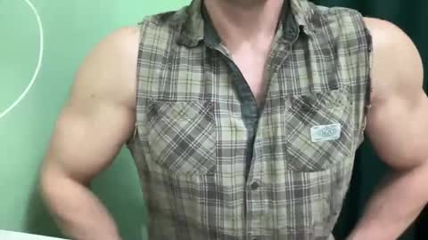 Snapshot of mrbiceps_23 chatting on December 10, 2024, 6:44 am Mrbiceps23 online show from December 10, 2024, 6:44 am