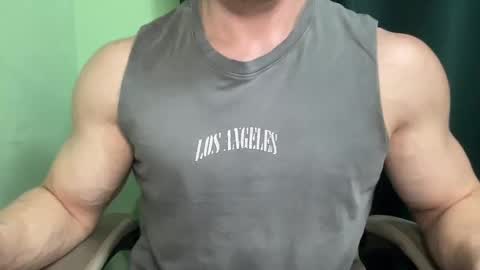 Snapshot of mrbiceps_23 chatting on December 21, 2024, 2:37 pm Mrbiceps23 online show from December 21, 2024, 2:37 pm