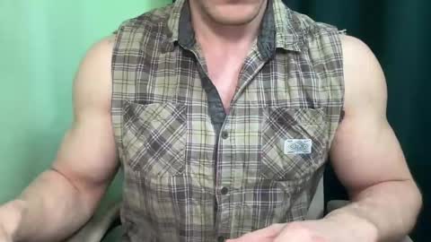 Snapshot of mrbiceps_23 chatting on December 23, 2024, 8:22 am Mrbiceps23 online show from December 23, 2024, 8:22 am