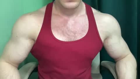 Snapshot of mrbiceps_23 chatting on February 25, 2025, 10:18 pm Mrbiceps23 online show from February 25, 2025, 10:18 pm